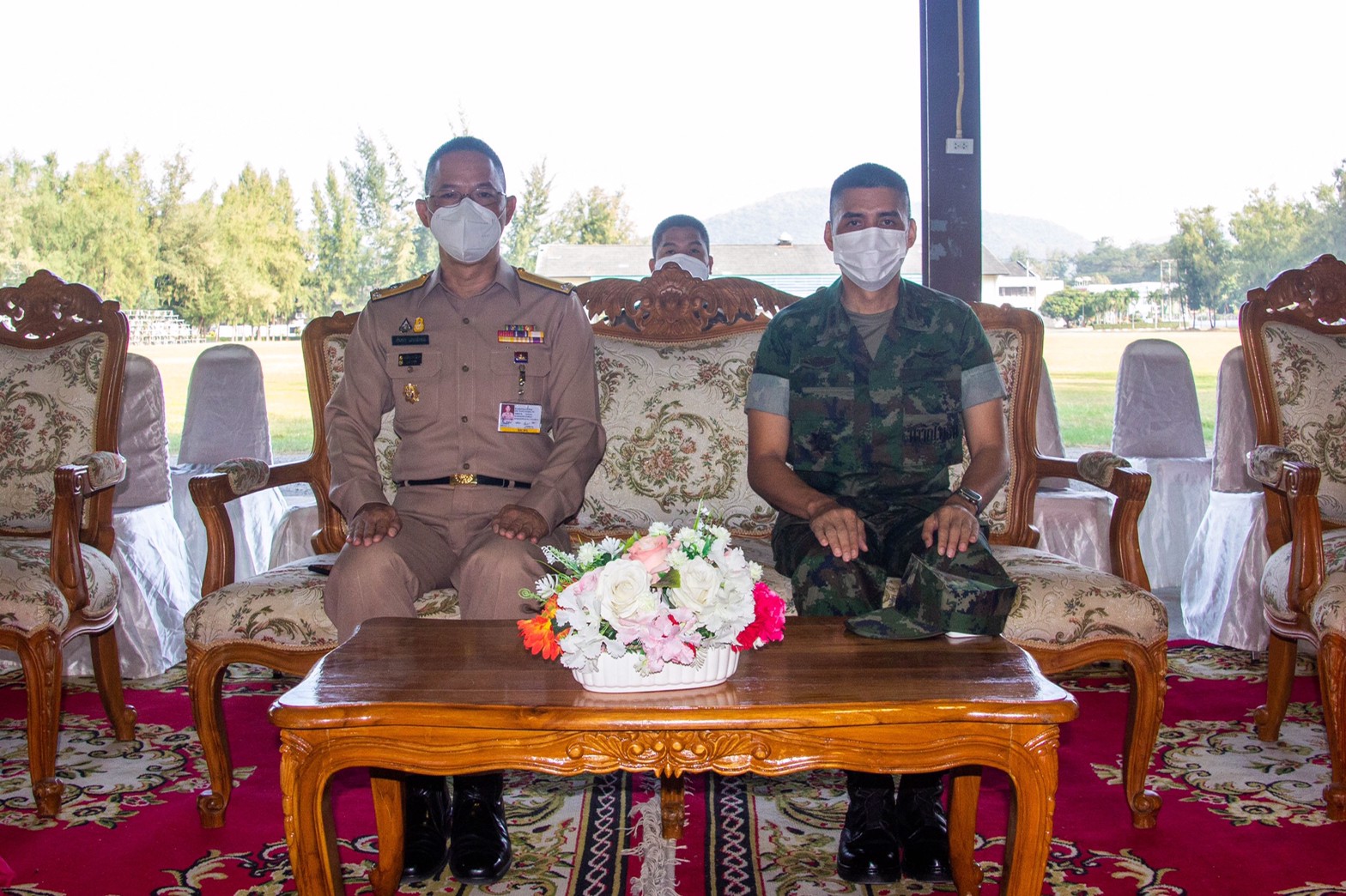 พลเรือตรี ธันยกร  เสนาลักษณ์ ผู้จัดการกิจการปลดหนี้สวัสดิการสงเคราะห์การเงิน กองทัพเรือ นำวิทยากรไปการบรรยาย เรื่อง การวางแผนทางการเงิน สำหรับวัยเริ่มต้นการทำงานใน ๒๑ ธันวาคม ๒๕๖๔ ให้กับ นักเรียนจ่า ชั้นปีที่ ๒ โรงเรียนชุมพลทหารเรือ อำเภอสัตหีบ จังหวัดชลบ